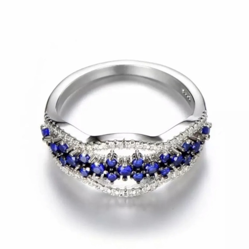 Silver and blue sapphire elegant ring